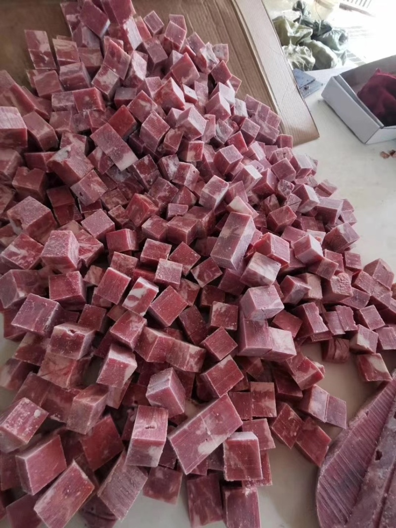 高品质牛肉粒，可定做原切，调理，各种品质。厂家直销。