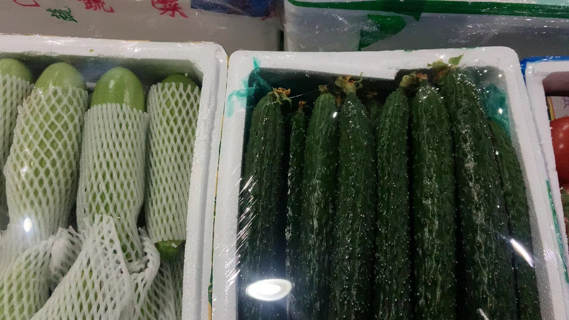 果蔬表面涂布黄芩抑菌膏的应用场景,展示其在保鲜中的实际使用方式 果蔬表面涂布黄芩抑菌膏