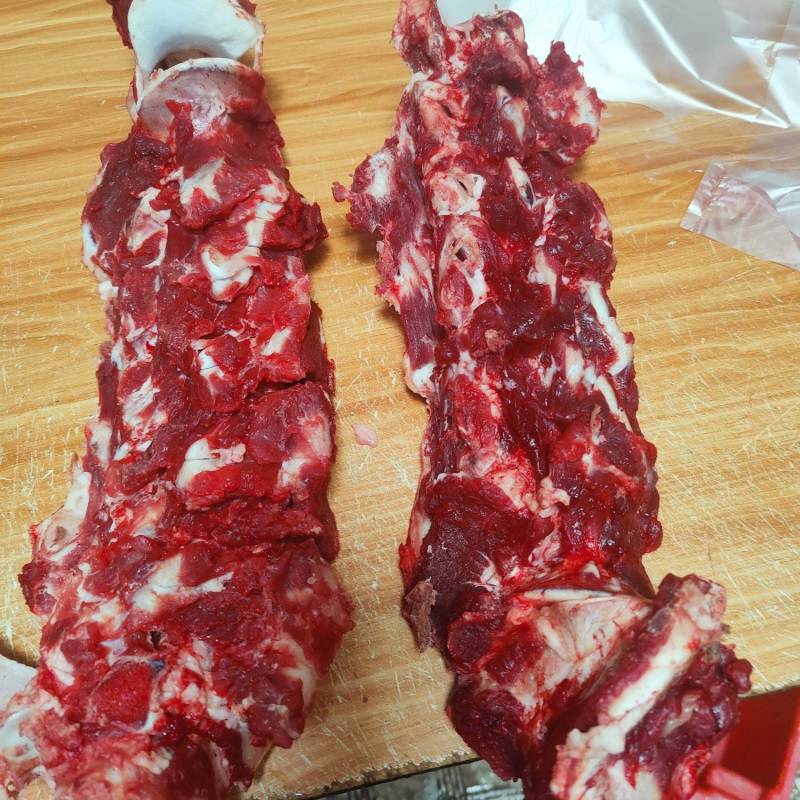 质量新鲜屠宰满肉牛脖骨