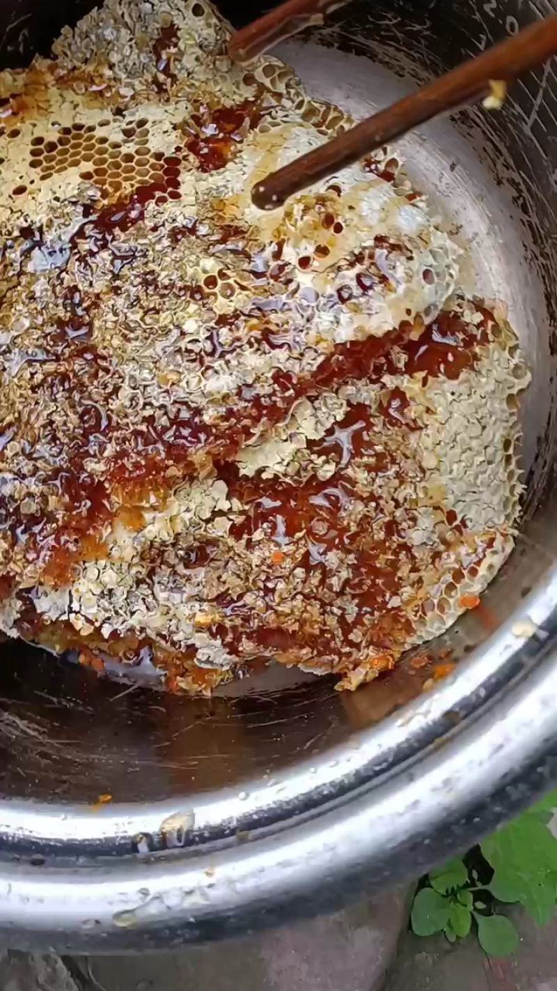 天然绿色高山蜂糖，蜂蜜