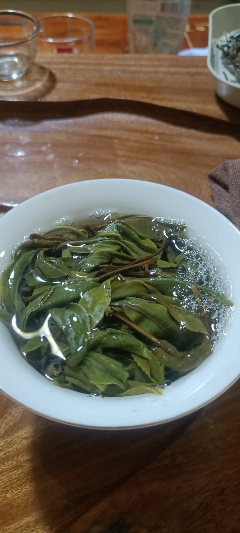 源头茶农自己家的古树茶，都是手工铁锅炒制