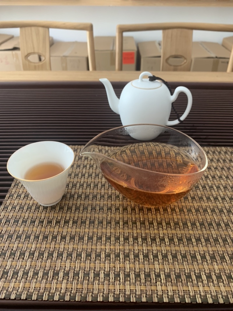 现货200箱2013年布朗山古树茶，图片实拍，开店的私聊