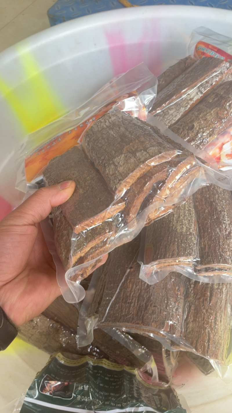 非洲卡宾达树皮，保证产地一手货源，欢迎选购。