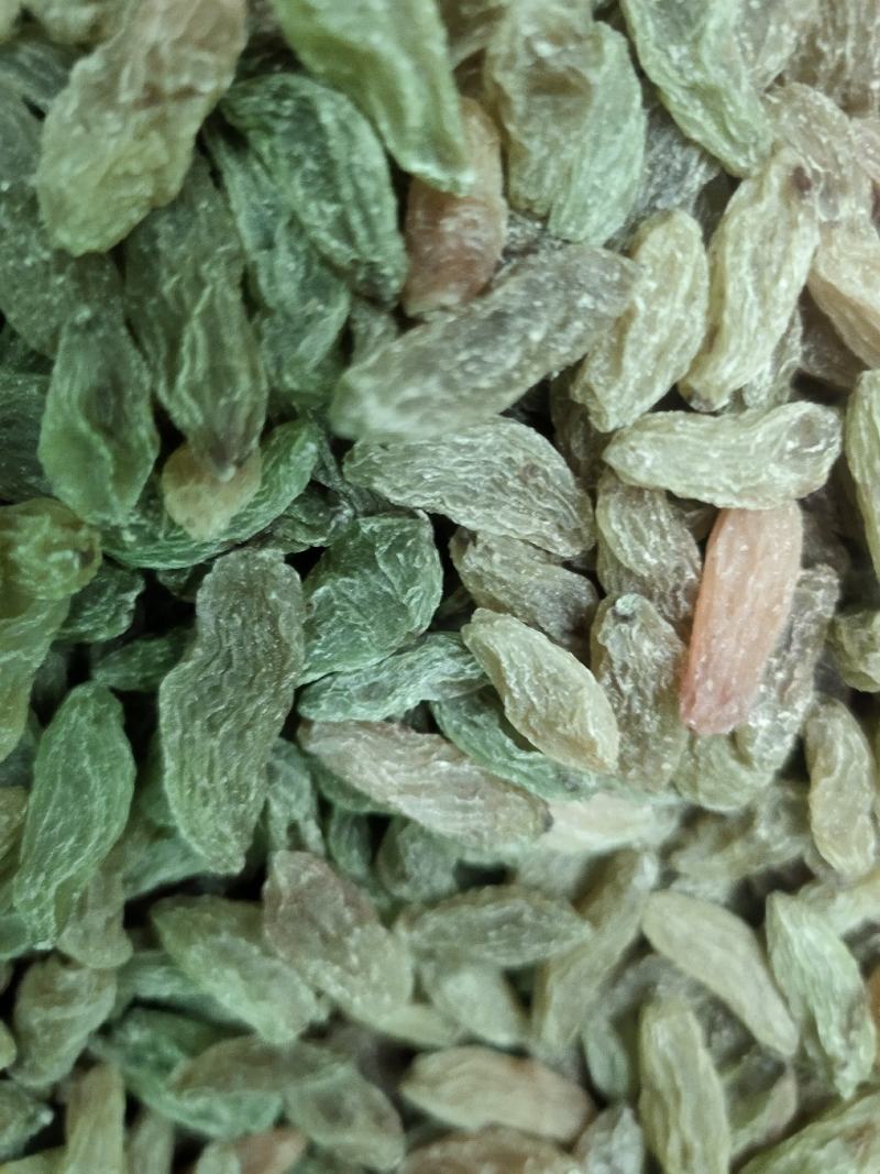葡萄干麻正牌，酸甜可口，色丰无籽，色如翡翠，各大超市热卖