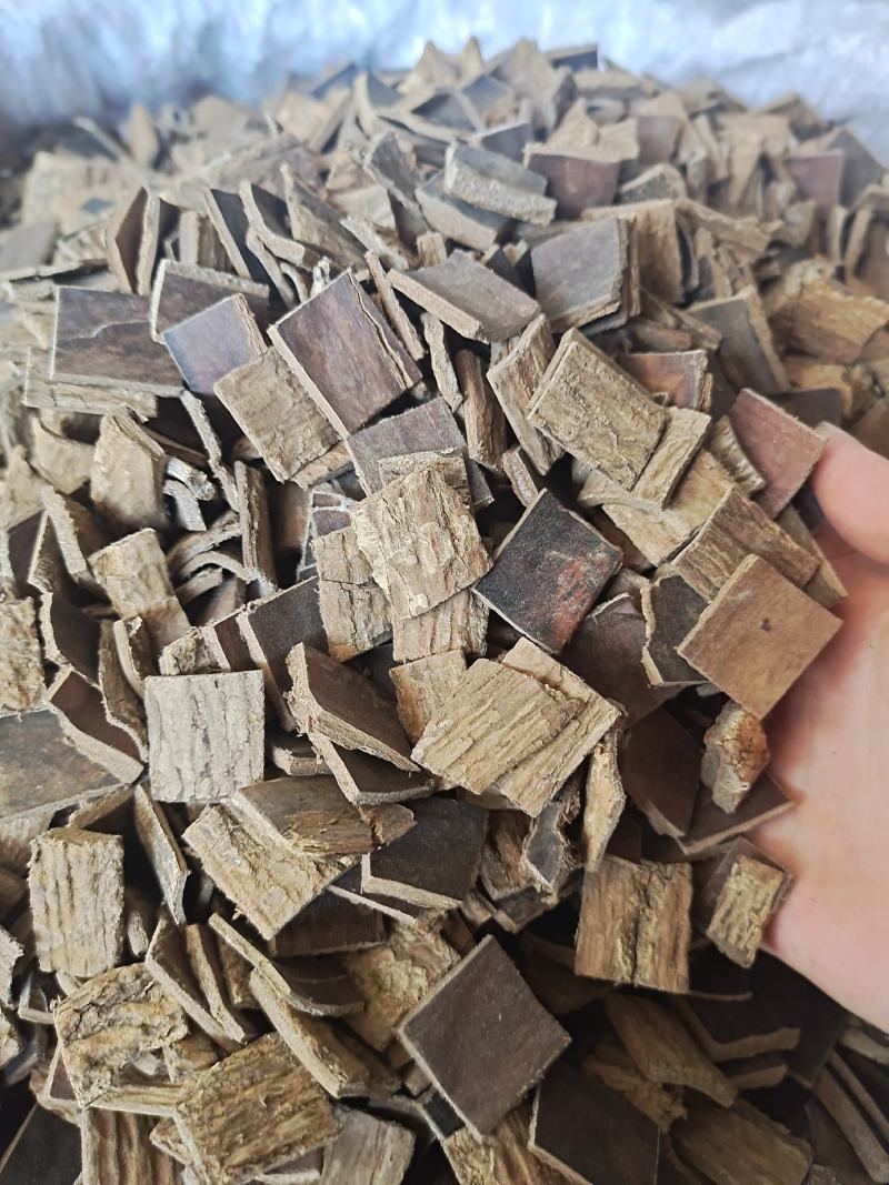 杜仲杜仲皮杜仲方块杜仲去皮炒杜仲整排捆绑杜仲