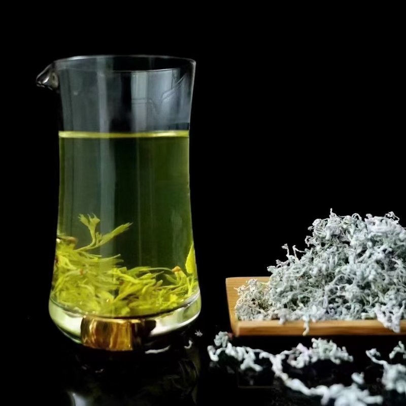 恩施腾茶，仅有不多，生长在高山云雾，富含硒土