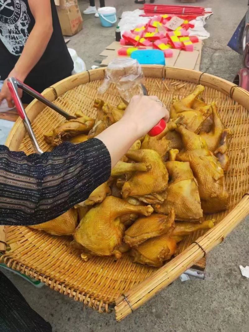 全熟盐焗鸡，跑山鸡，盐焗鸡腿，味道巴适，颜色漂亮