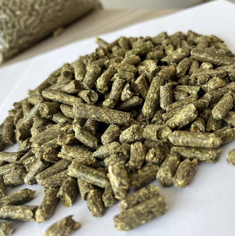 西班牙苜蓿颗粒动物园饲料兔粮龙猫粮豚鼠粮荷兰猪磨牙粮