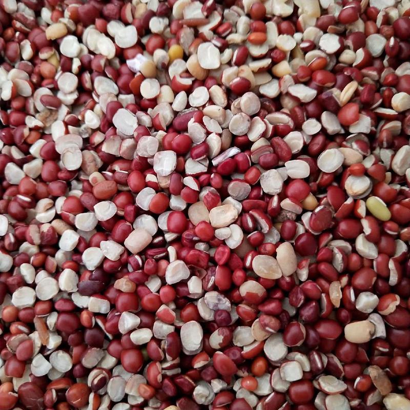 红豆瓣现货供应红小豆瓣磨面原料红小豆瓣袋装50斤
