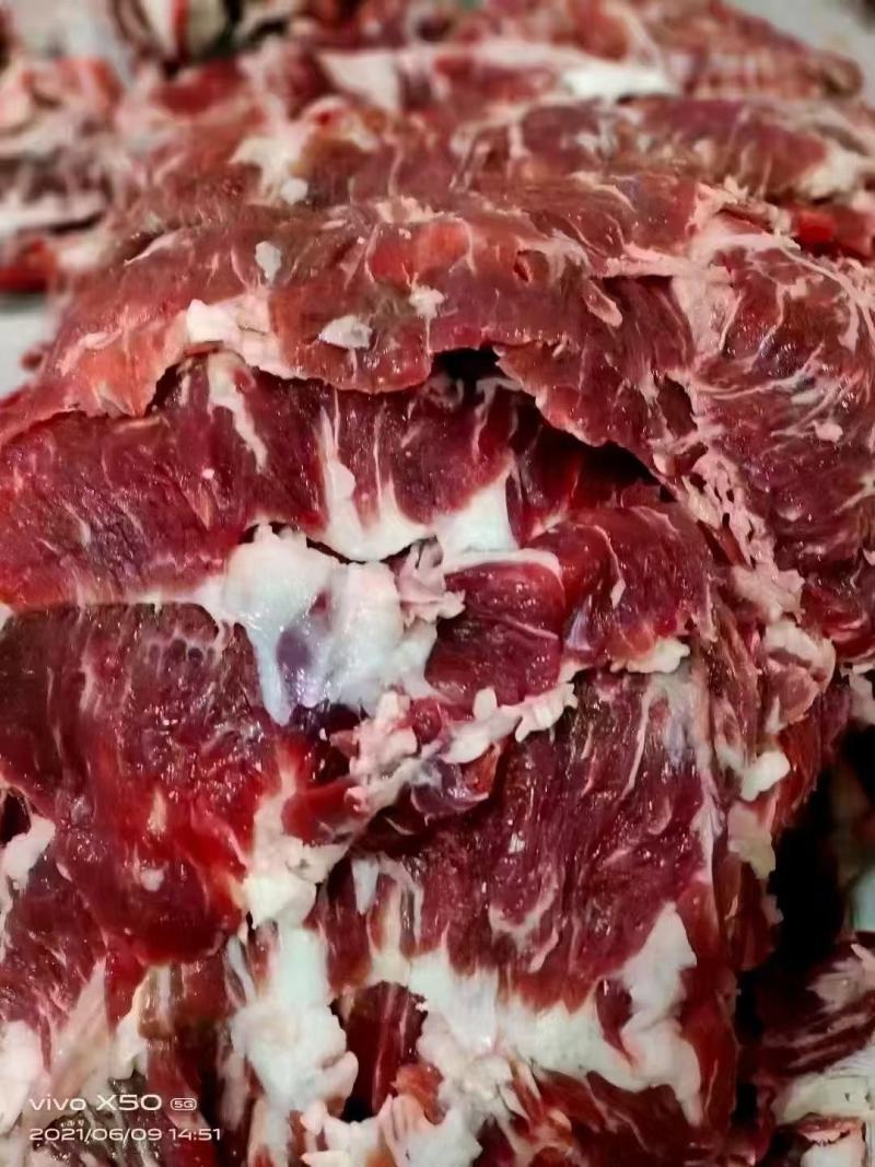 牛碎肉我们是厂家直销批发价格，一手货源，所有的商品证件齐