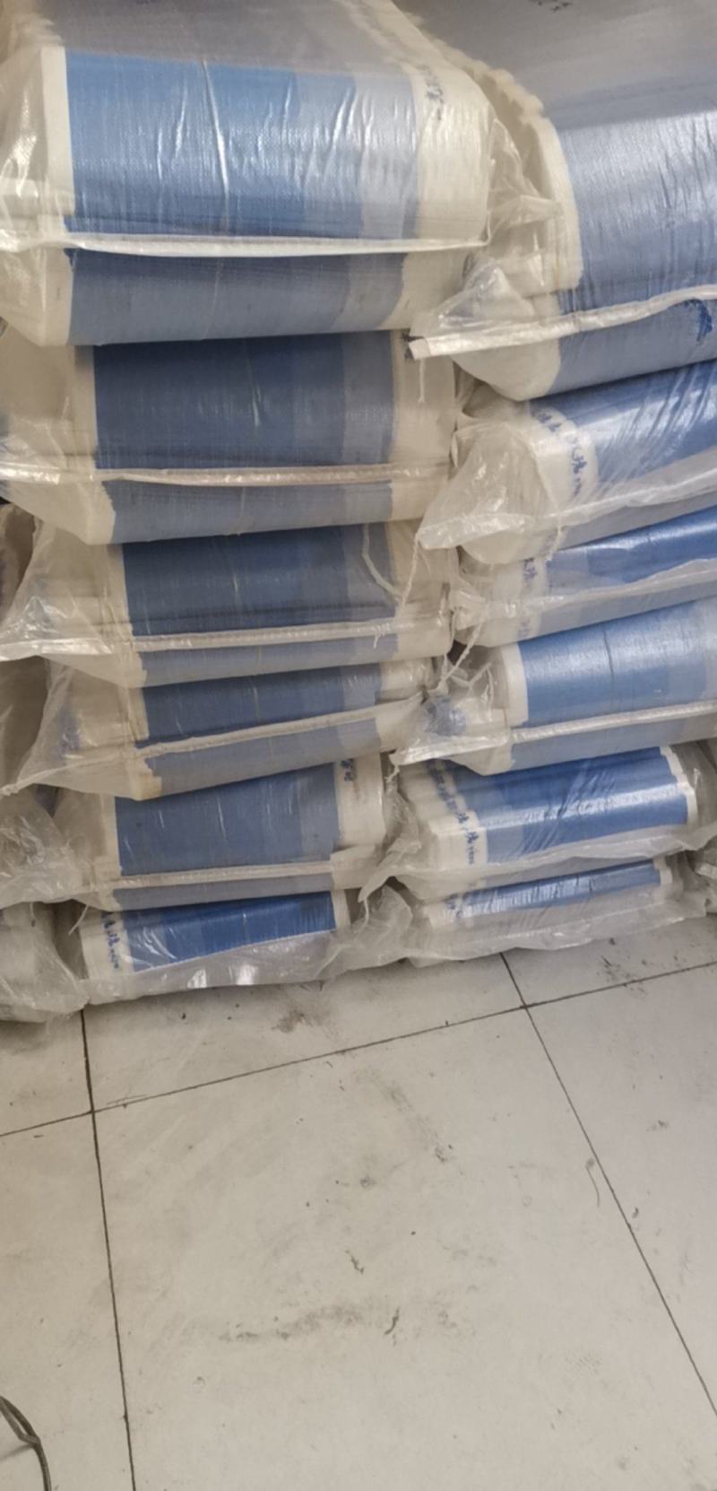 渐变蓝色疏水阳光玫瑰专用套袋，具有较强的防水防虫防鸟功能