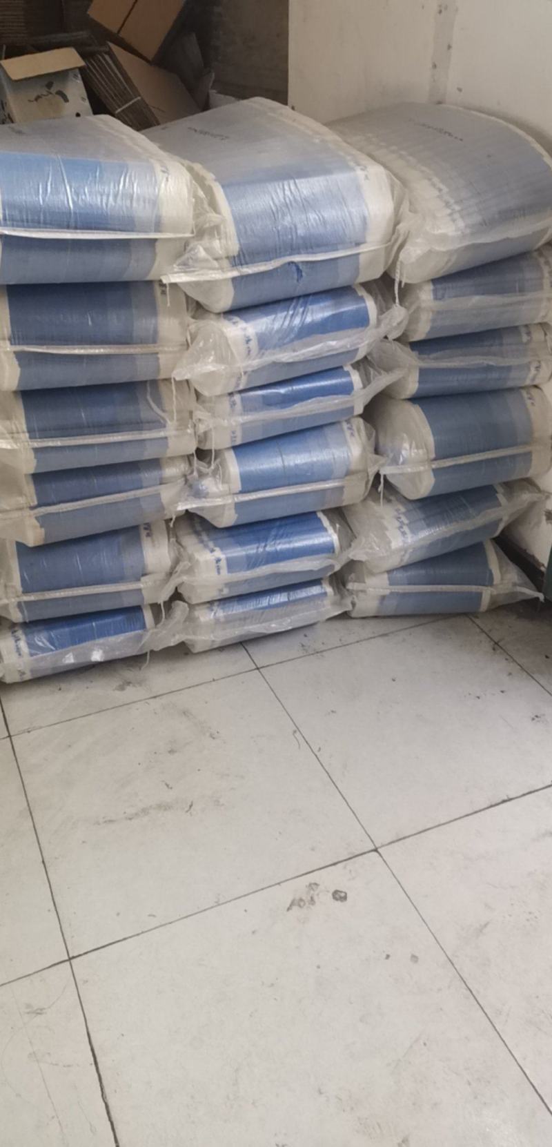 渐变蓝色疏水阳光玫瑰专用套袋，具有较强的防水防虫防鸟功能