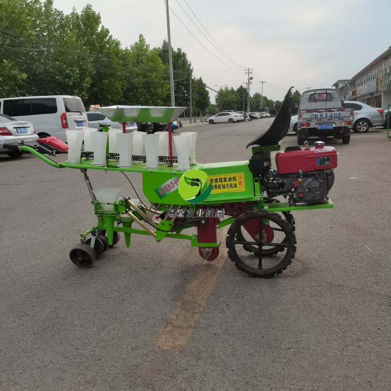 柴油自走式多功能移栽机辣椒茄子黄瓜栽苗机株距可调