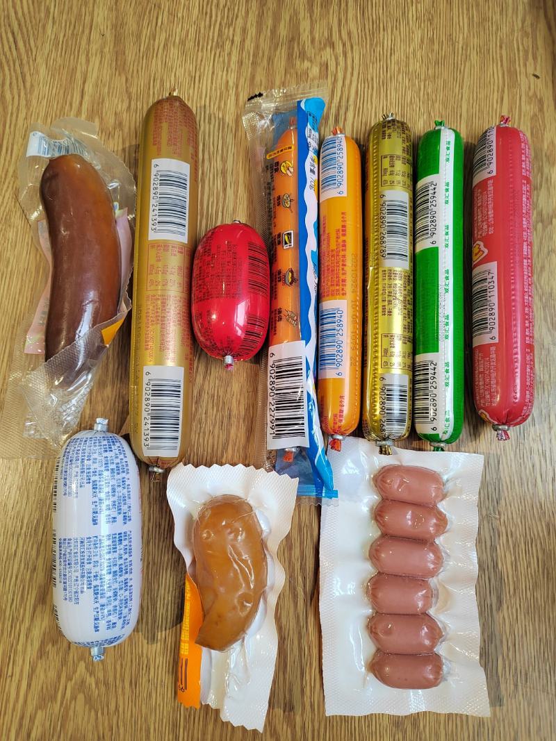 有一批临期刚过保质期的火腿肠，都是鸡肉肠和猪肉肠