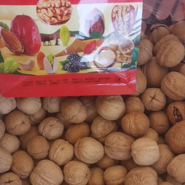 手剥炒核桃