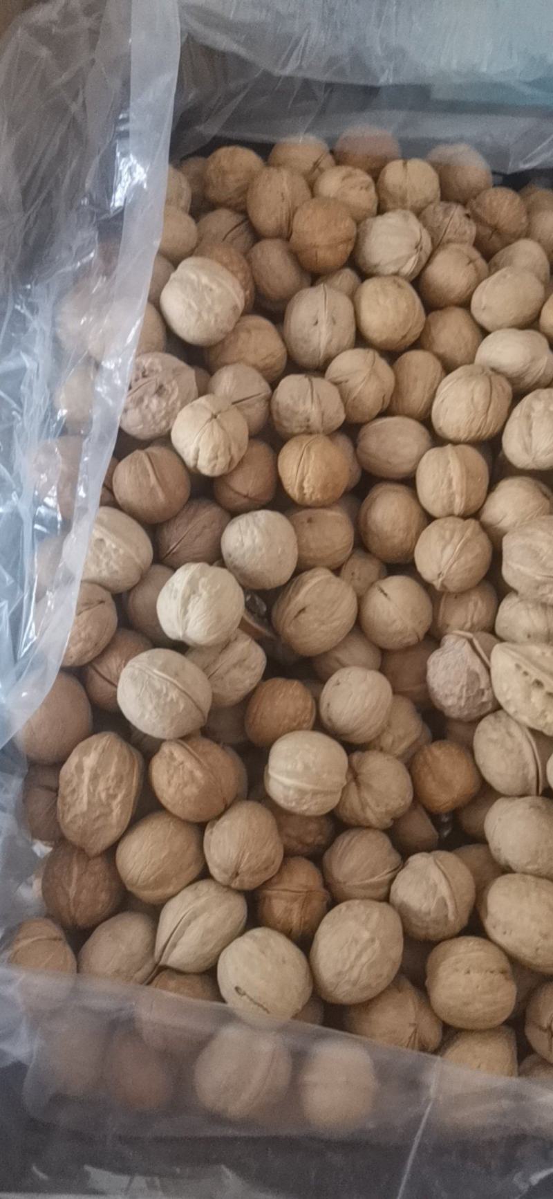 手剥炒核桃