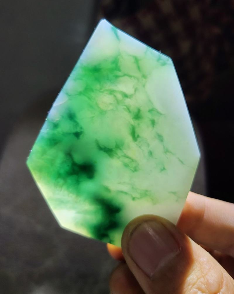 AA28高冰飘蓝花牌子挂件料，重量60克，做山水牌子特