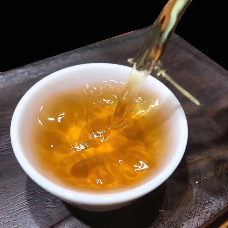 荒野-白牡丹，饼型圆润，饼香醇厚