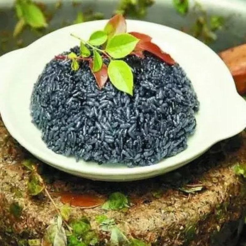 乌米饭宜兴特产乌饭草南烛叶浸泡白糯米制作乌米粽子