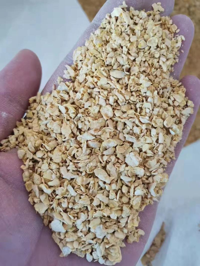 豆粕小料，麸皮小料，豆皮小料，蛋白高，适合各种养殖，