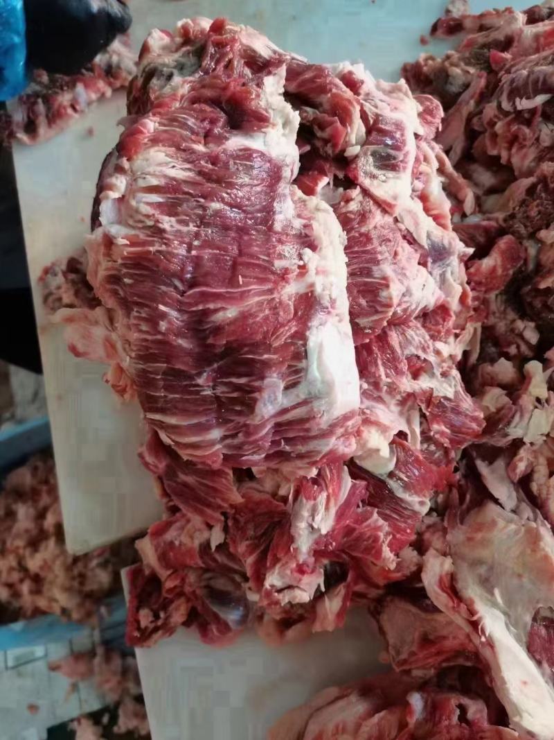 牛碎肉我们是厂家直销批发价格，一手货源所有的商品证件全