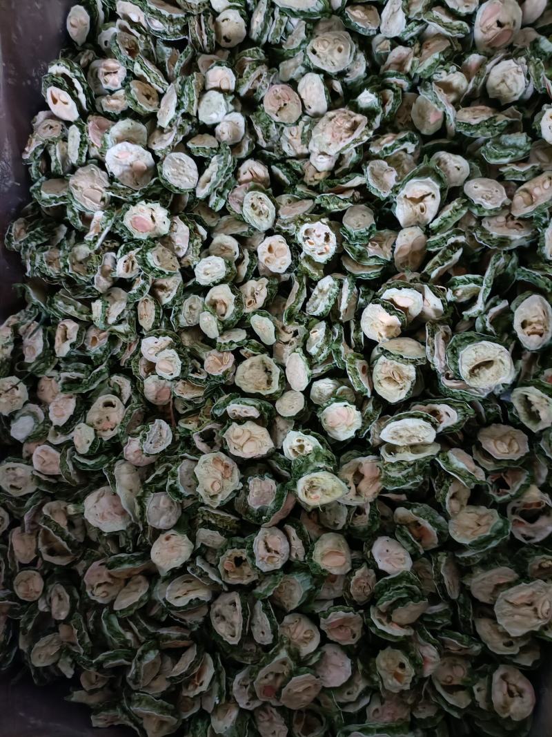 烘干苦瓜干,质量好，价格低，有需要的联系我