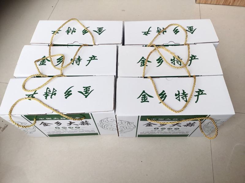 金乡大蒜批发代加工礼盒装一提5斤22元