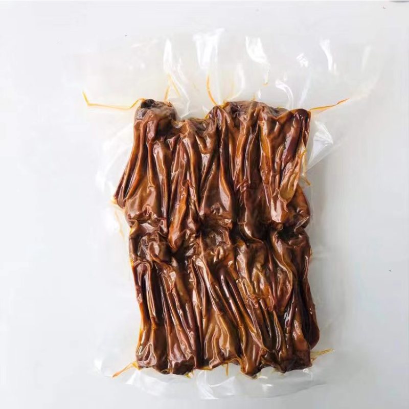 麻辣鸭头，货源稳定，产品齐全，送货上门，一袋起发，三袋包