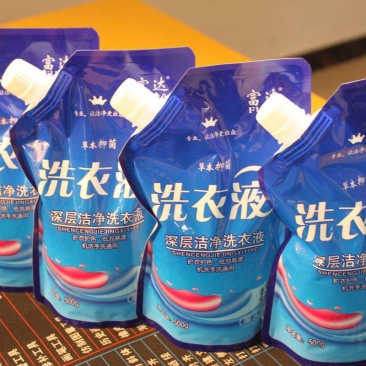 洗衣液香味持久留香薰衣草，去污能力强