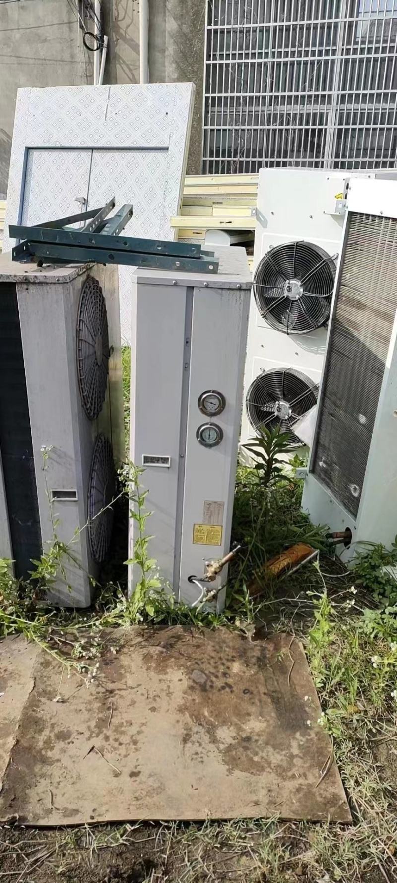 冷库4.8×10.2×2.8已入库。成色可见，两台