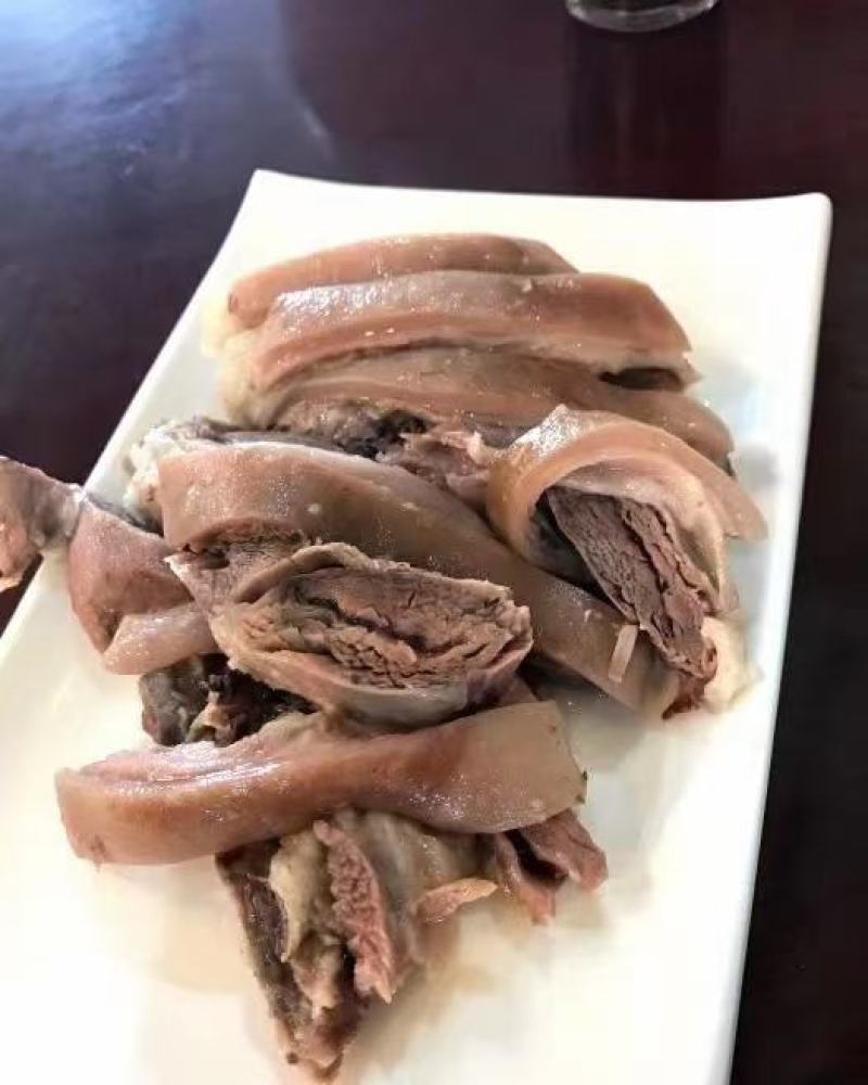 内蒙火烧带皮羊腿肉