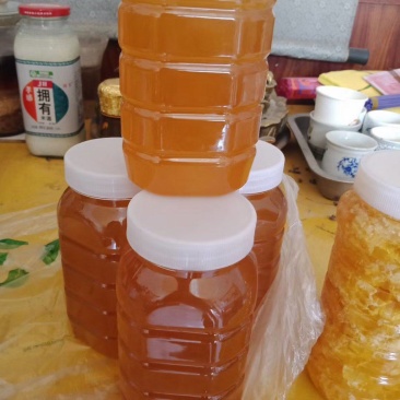 清水蜂蜜大量上市，各种口味，需要的联系