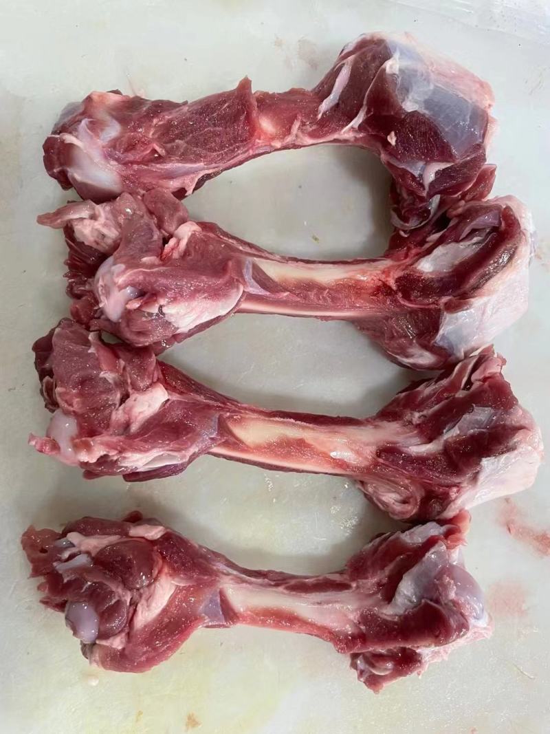 多肉羊棒骨，肉特别多，熬汤吃肉吸骨髓，量大从优
