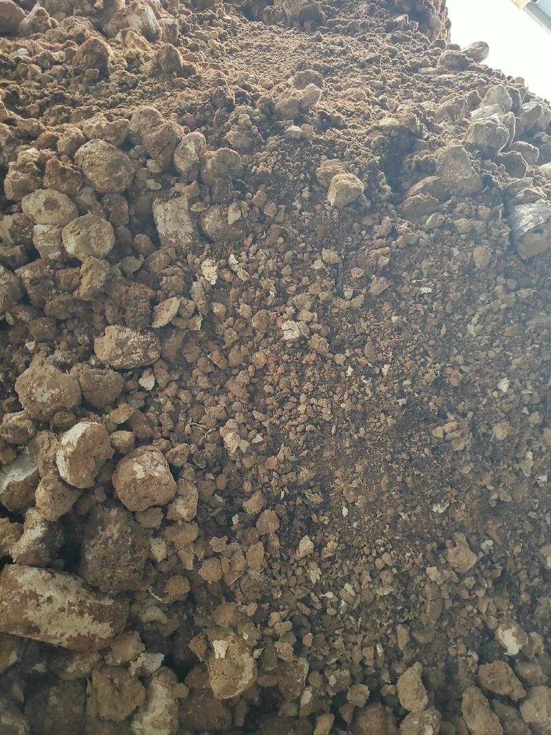 菌渣。大量出售平菇，鸡菇，秀珍菇等废菌包，脱袋料