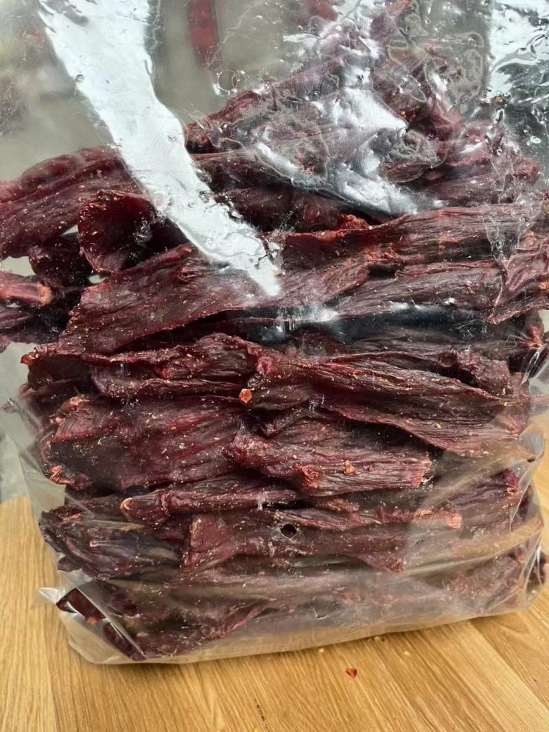 四川特产风干牛肉干风干鸭肉麻辣五香青花椒