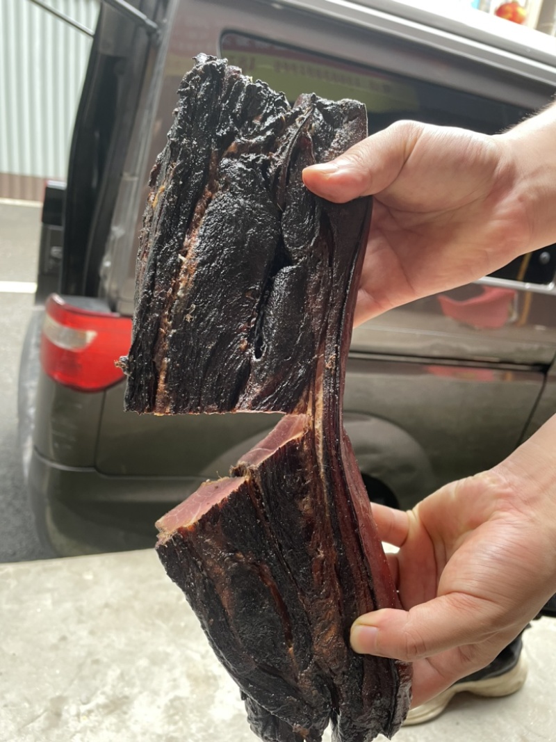 烟熏去骨前腿腊肉（腊肉香肠源头工厂一手货源量大从优）