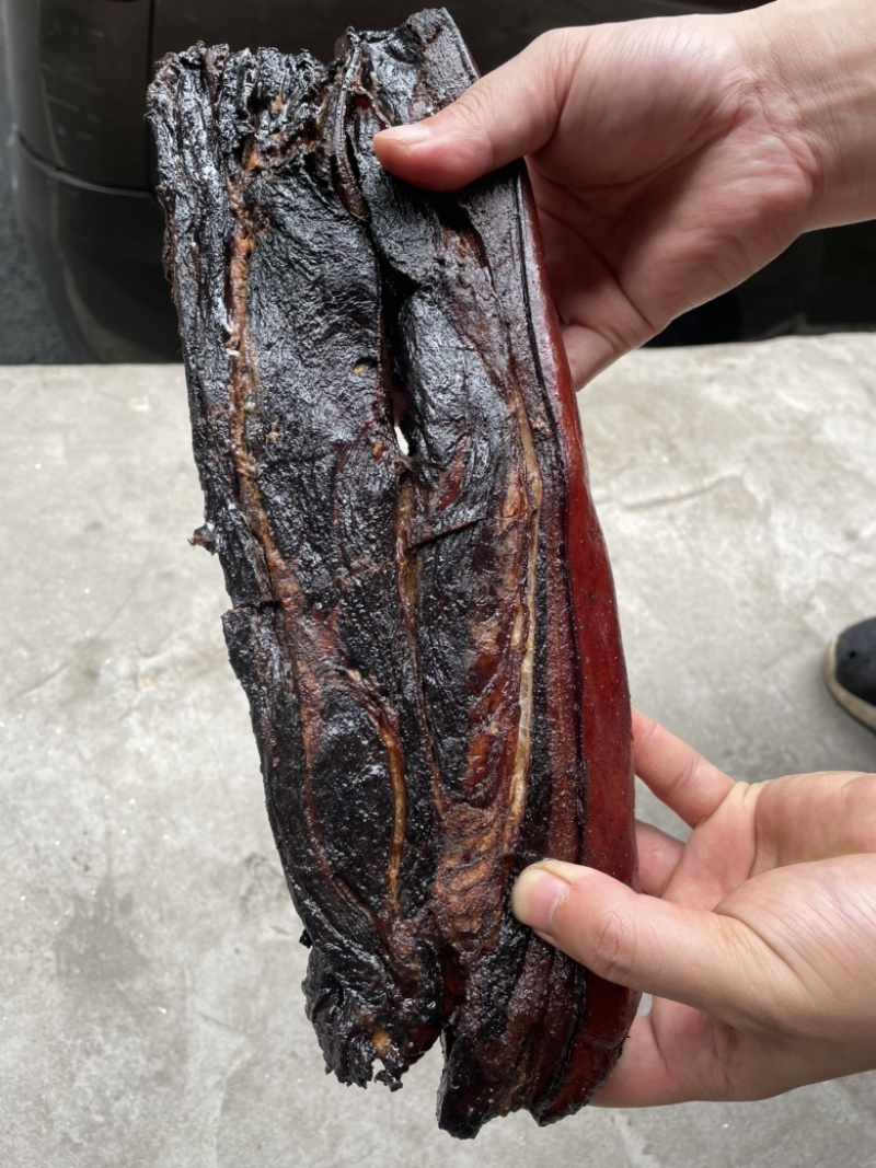 烟熏去骨前腿腊肉（腊肉香肠源头工厂一手货源量大从优）