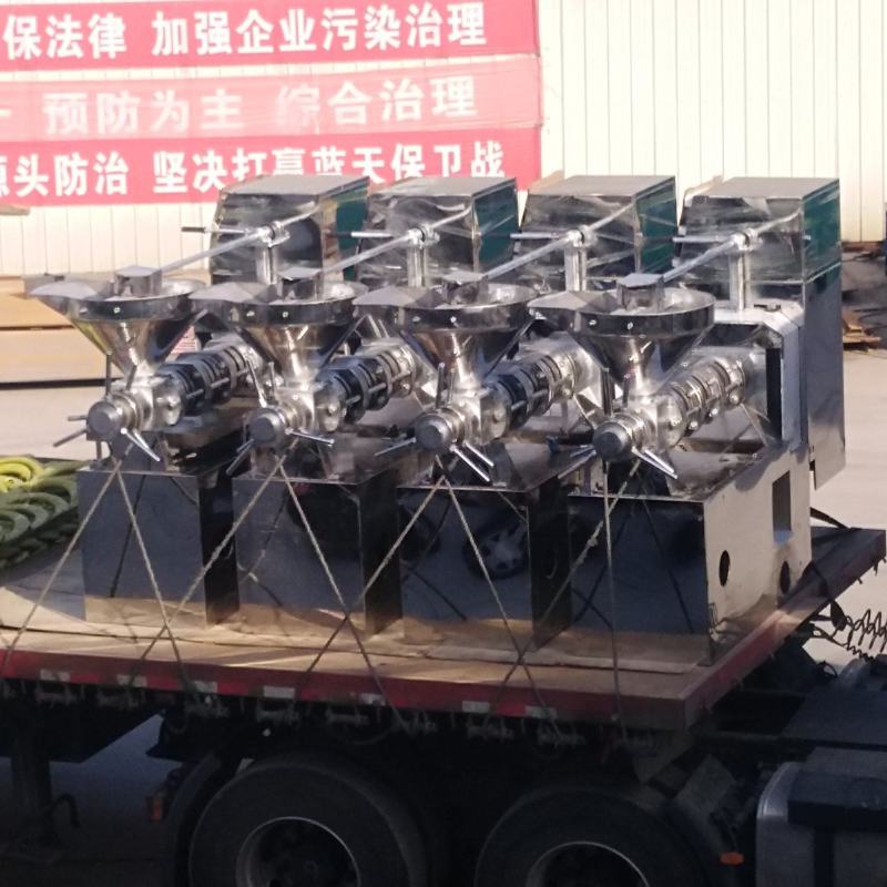 精炼油设备可脱水丶脱磷丶脱酸丶脱色丶脱脂，脱胶达到一级油
