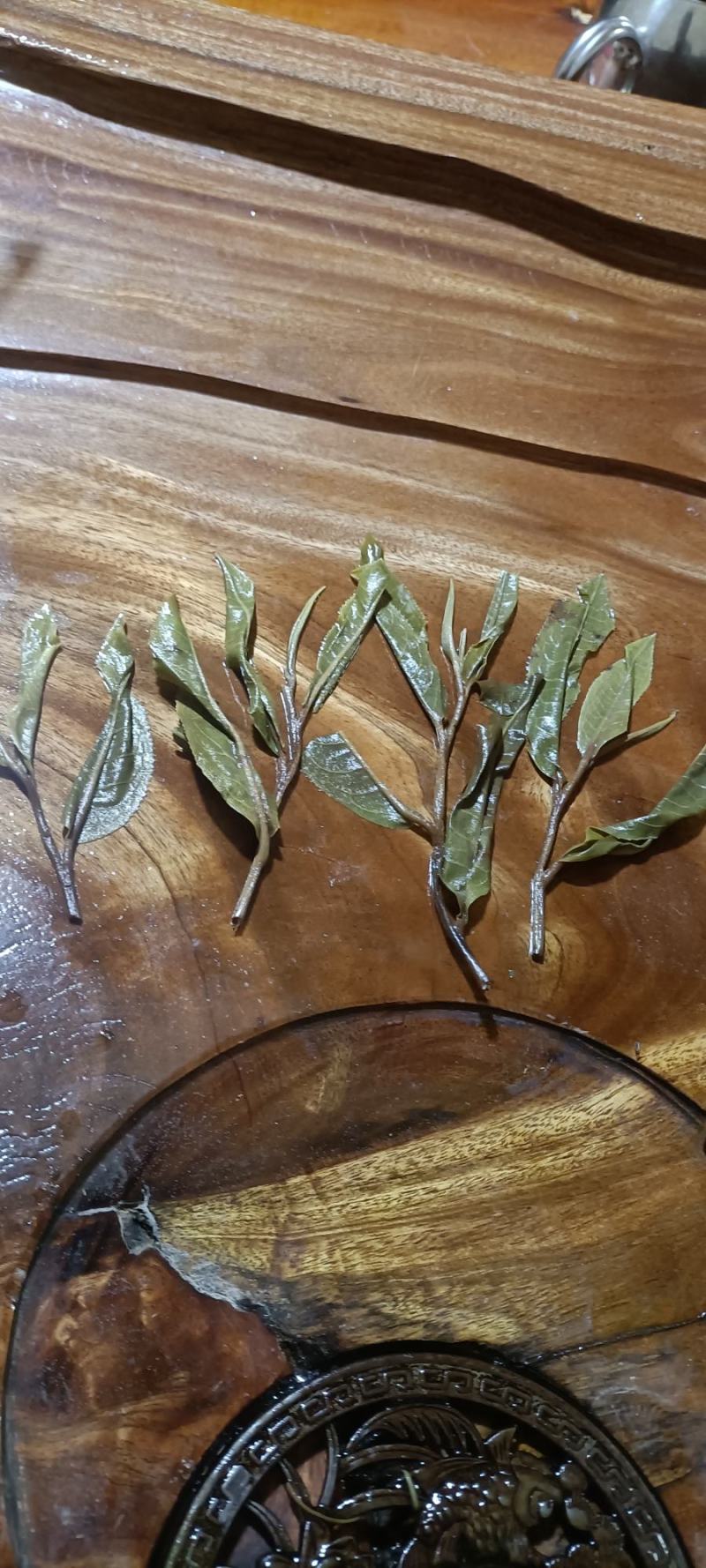 源头茶农自己家的古树茶，都是手工铁锅炒制