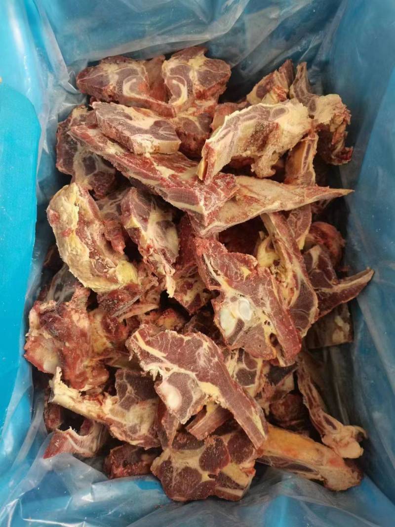 满肉牛脊骨，实图拍摄，质量保证，手续齐全，量大从优，肉多