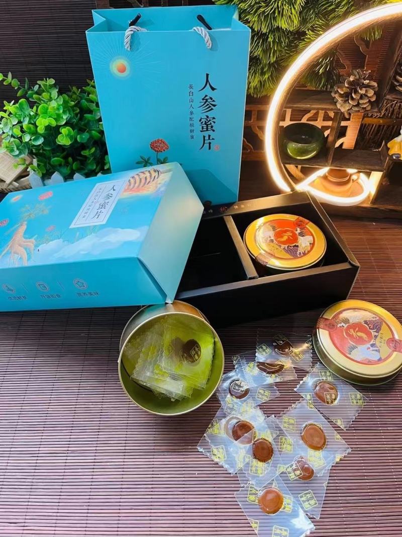 人参蜜片礼盒装，一盒两瓶，每瓶50克，送礼高大上