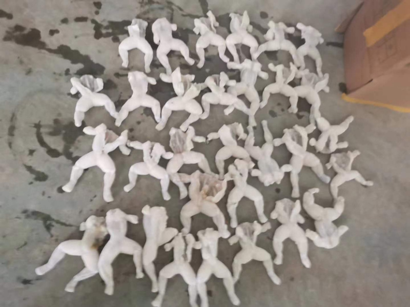 牛蛙肉活杀整只牛蛙，单冻美蛙整只，大中小规格都有