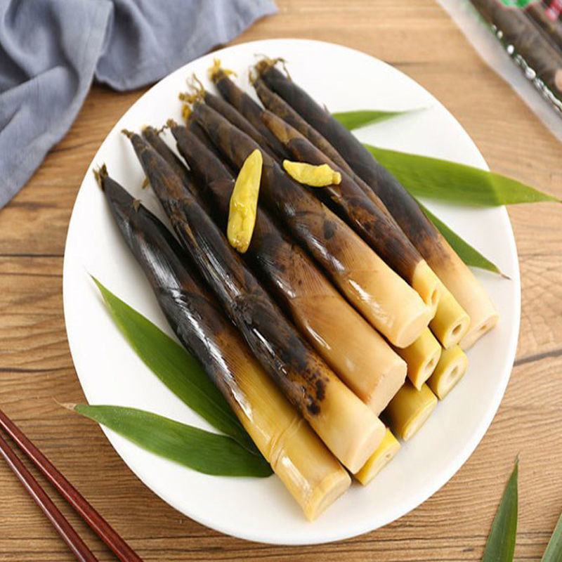 网红手剥笋。三种口味：香辣味、老汤味、泡椒味。鲜嫩爽口