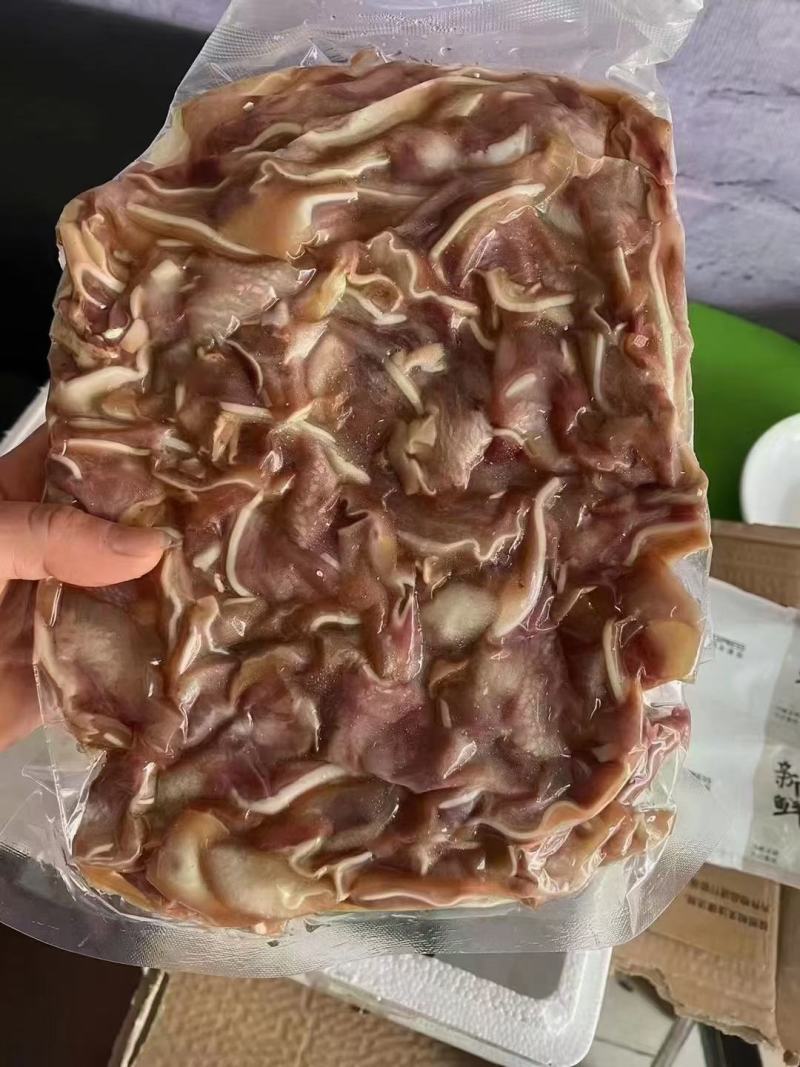 卤猪耳朵。。。骨脆肉香。。。。。。。。。。。。。。。。。