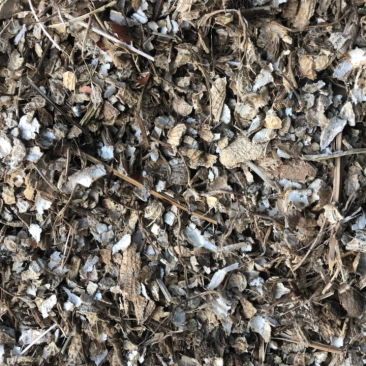花生壳，玉米秸秆。