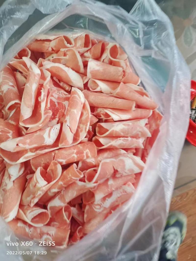内蒙古锡林郭勒草地羔羊肉，一卷五斤，饭店火锅店吃的好。