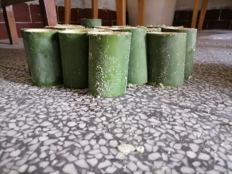 自家种的大量单竹，可以按顾客要求规格定做，新鲜竹子，量稳