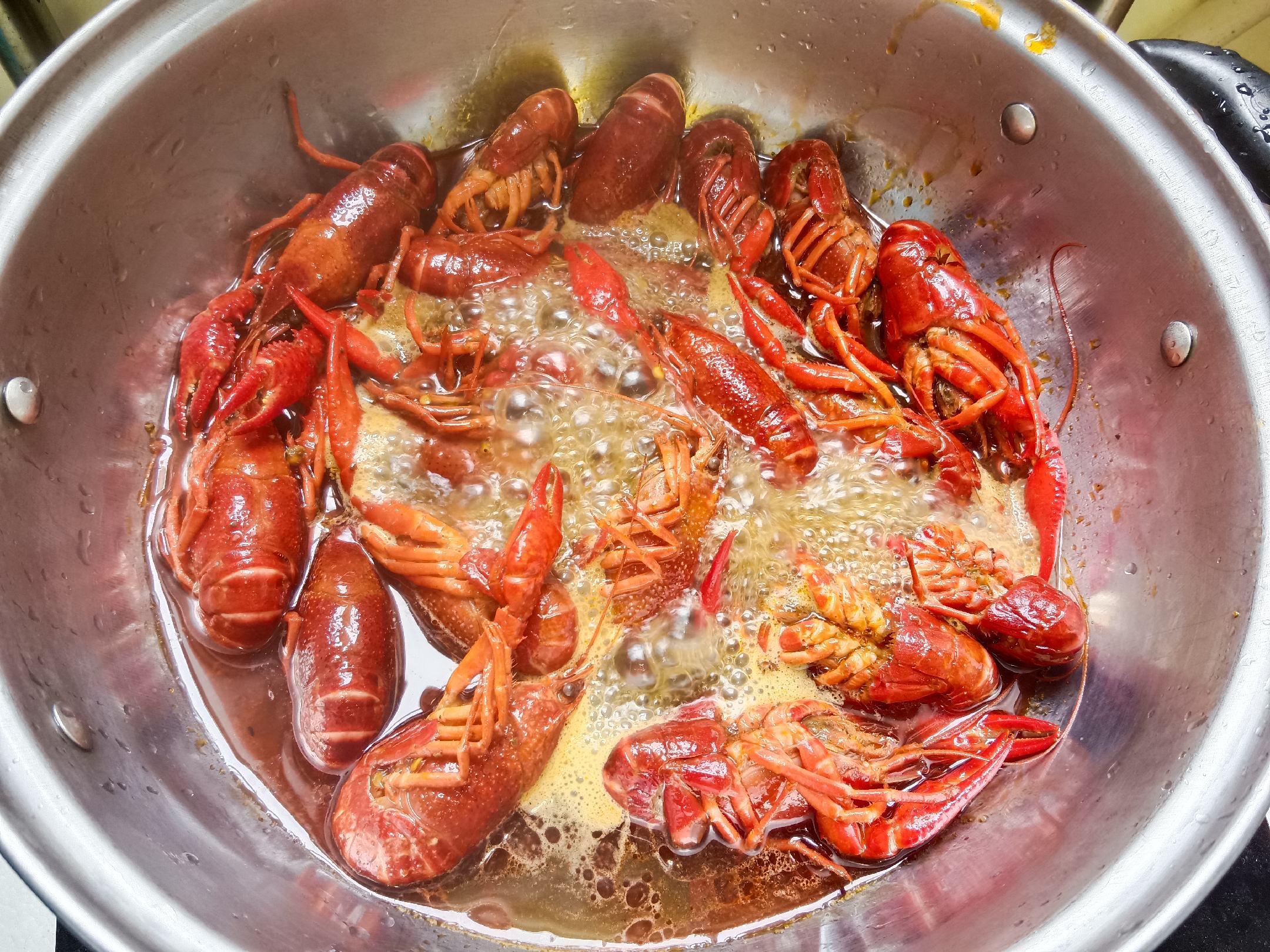 小龙虾焯水过程