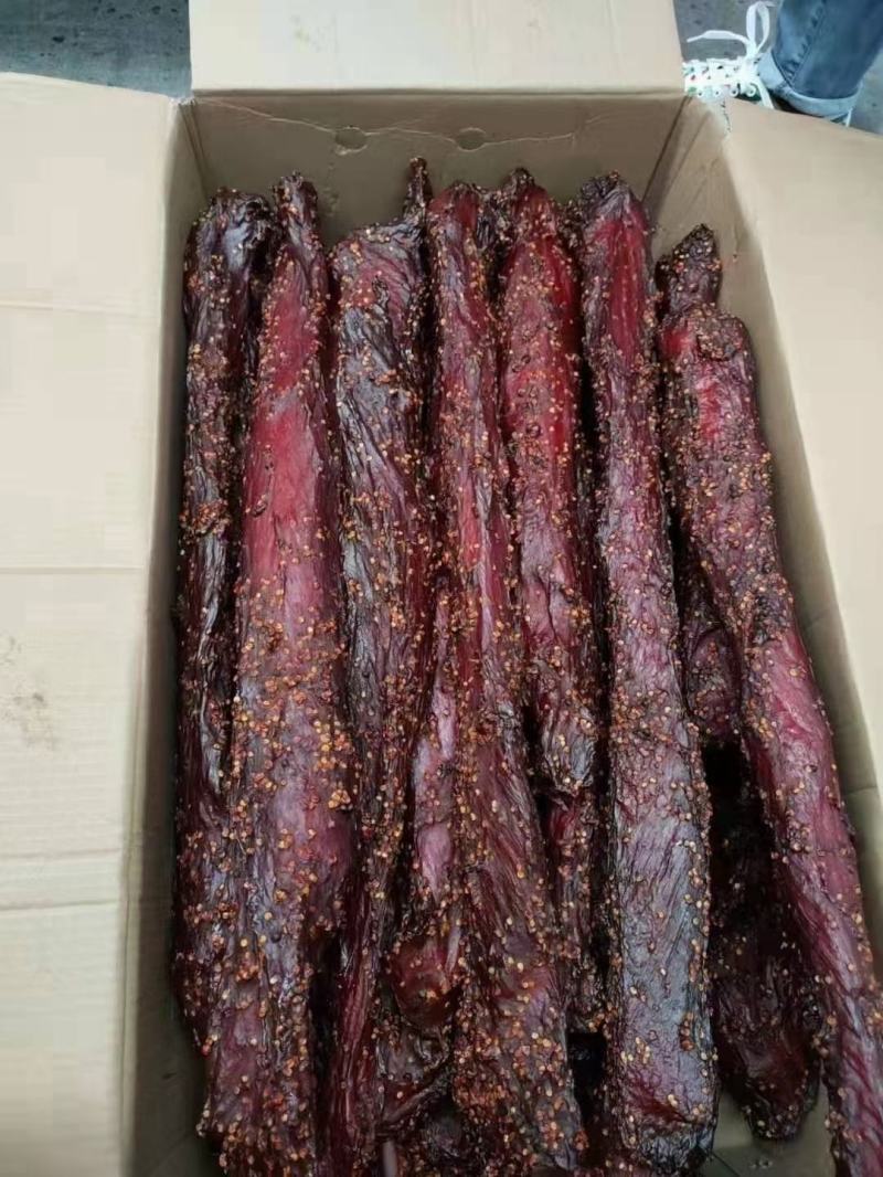 大块肉里脊大块肉麻辣牦牛肉味腊牛肉五香条形牛肉