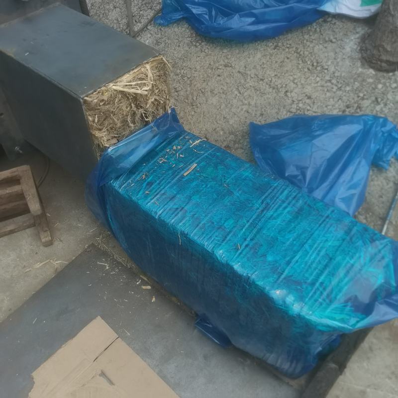 青储压块机双杠全自动青储套袋机液压打包机